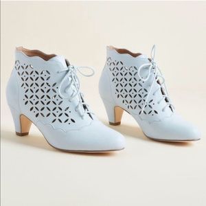 ModCloth Chelsea Crew Old World Bold Booties 6